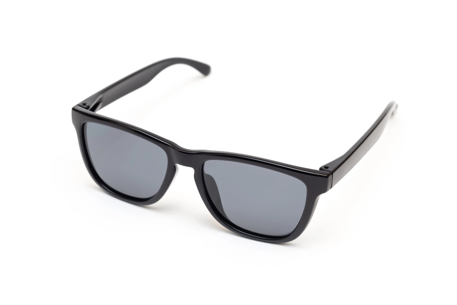 Katera sončna očala izbrati za pomlad/poletje 2026 